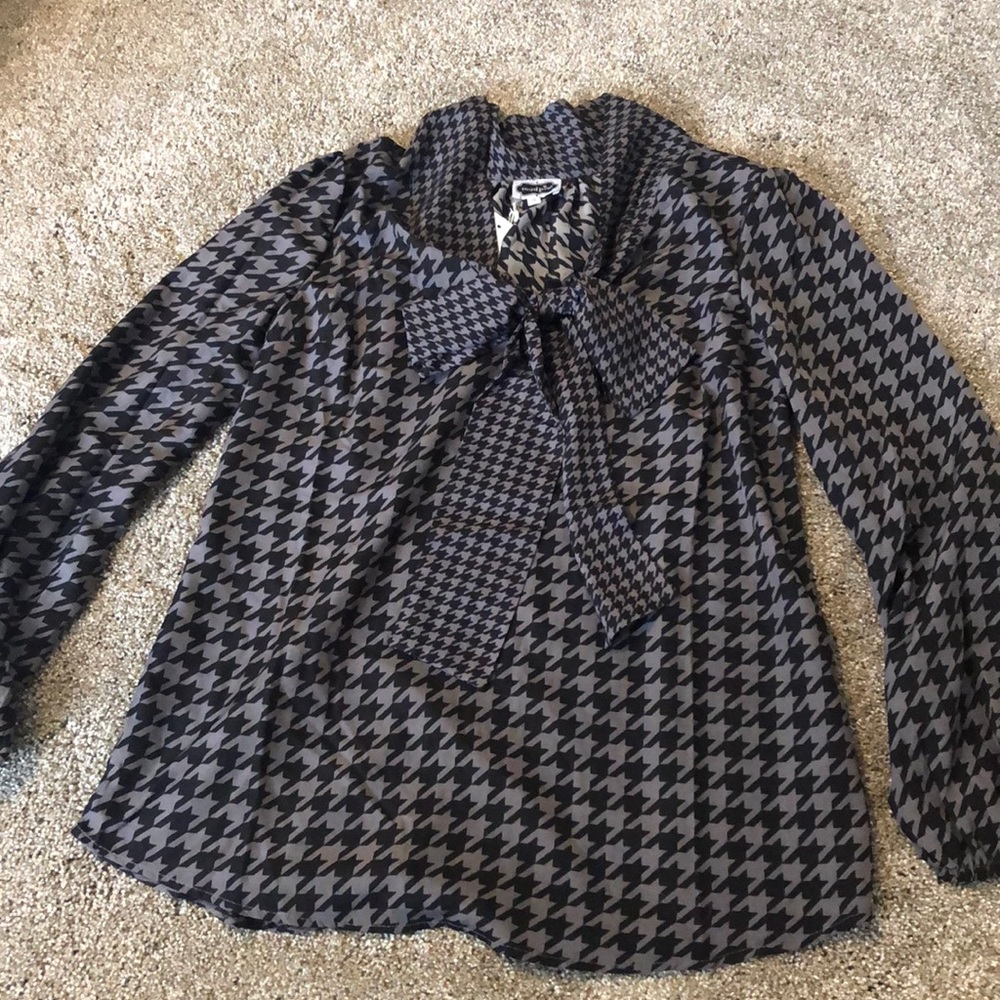 Women’s long sleeve blouse